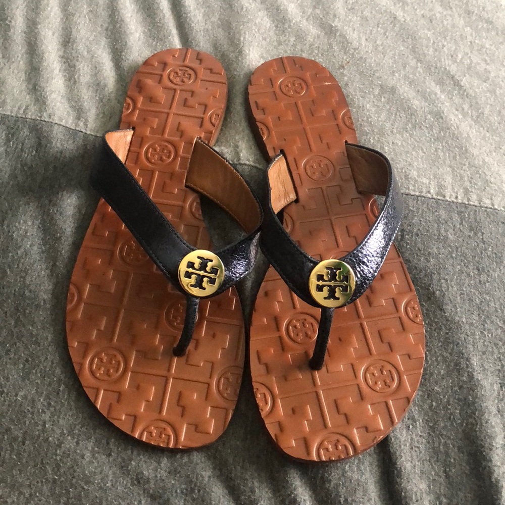Tory Burch Thor’s- navy iridescent -size 7